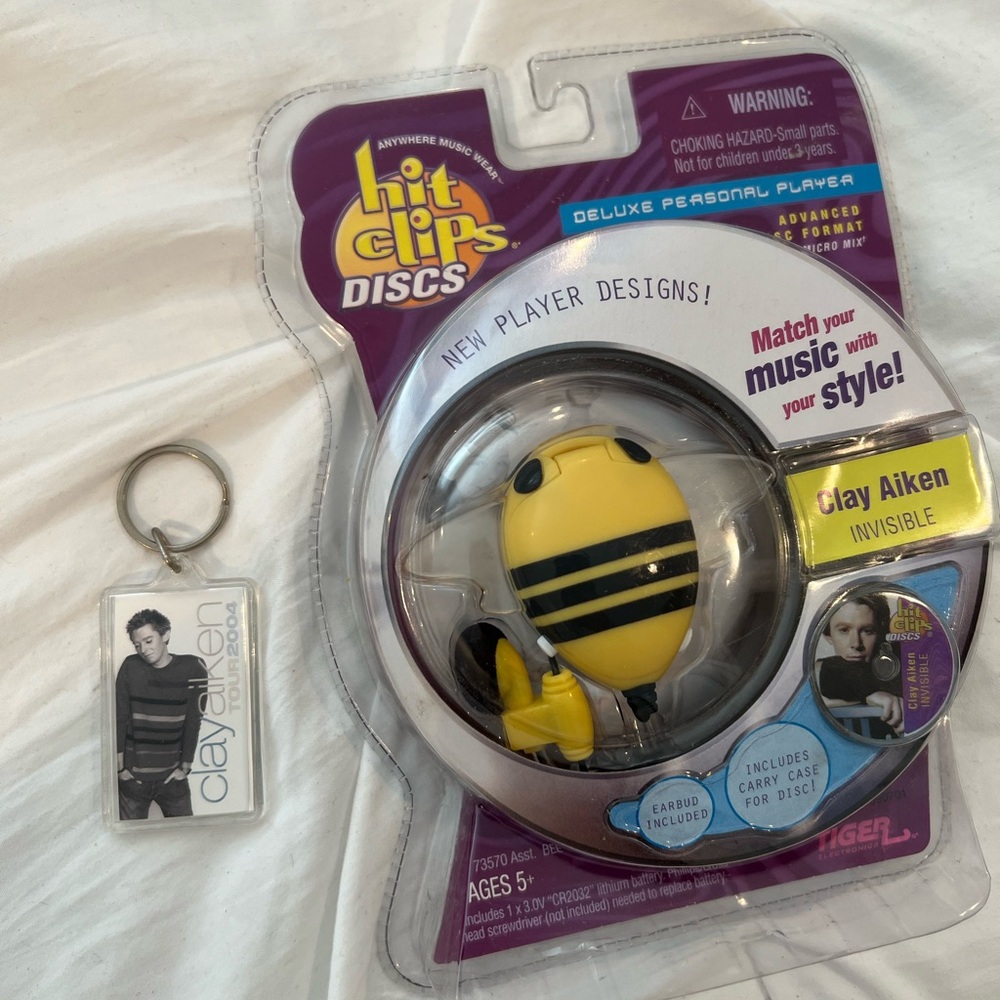CLAY AIKEN Hit Clips Deluxe Player - Yellow and Keychain